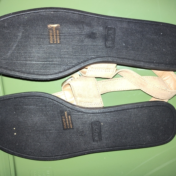 Sandals - Picture 2 of 2